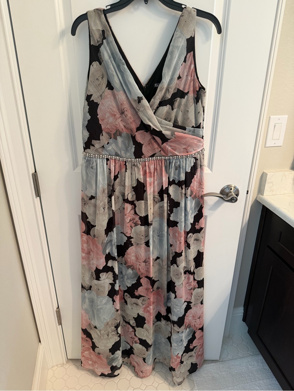 SLNY Black Dress with Blush and Light Blue Floral Print size 14 maxi and wedding